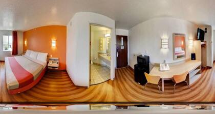 1 King Bed|Mobility|Tub,Nsmk