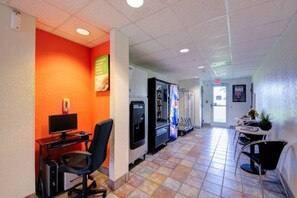 Dining - 1 King Bed|Mobility|Tub,Nsmk (El Reno)