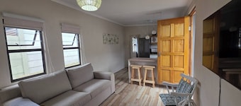 Ruhiges Apartment mit 1 Schlafzimmer in der NĂ€he von Gonubie Beach