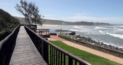 Tranquil 1-Bedroom Apartment Near Gonubie Beach