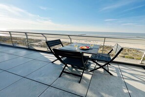 Outdoor dining - Apartment near Marina Nieuwpoort (NIEUWPOORT)