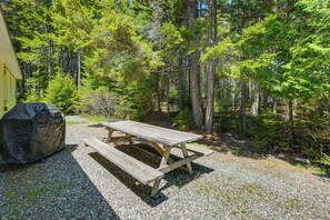Outdoor dining - ‘Kenway Ranch’ Family Home in Southwest Harbor! (Southwest Harbor)