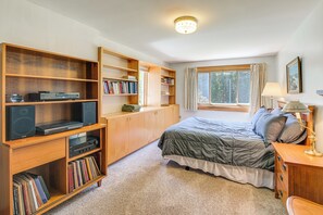 Room - ‘Kenway Ranch’ Family Home in Southwest Harbor! (Southwest Harbor)