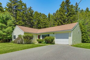 Exterior - ‘Kenway Ranch’ Family Home in Southwest Harbor! (Southwest Harbor)