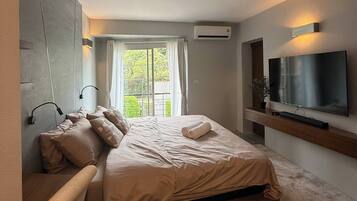 Iron/ironing board, Internet, bed sheets, wheelchair access