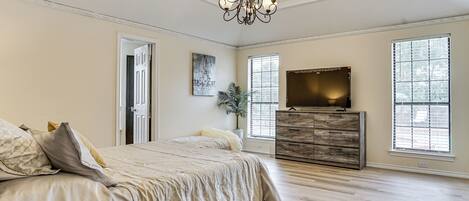 Iron/ironing board, travel cot, Internet, bed sheets
