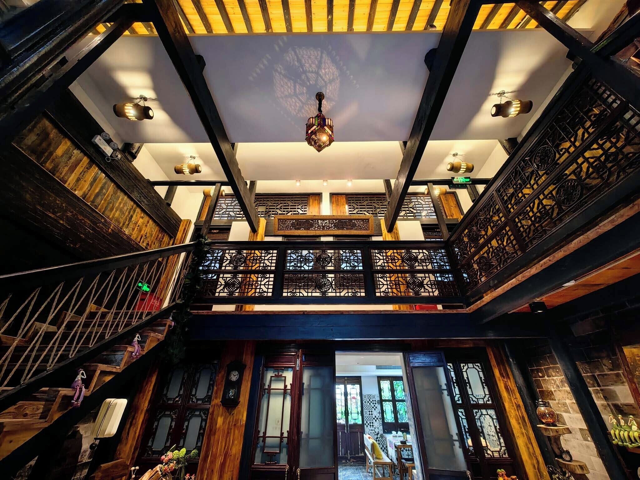 Traditional Double Room, Courtyard View | Living room