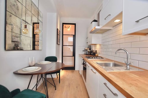 Studio flat in heart of Balham
