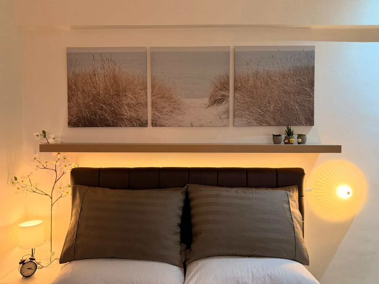 1 habitación, tabla de planchar con plancha, wifi gratis y ropa de cama 