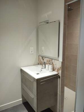 Bathroom - Vrbo Property (Chaspuzac)