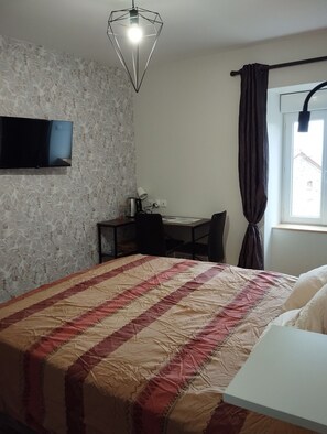 Room - Vrbo Property (Chaspuzac)