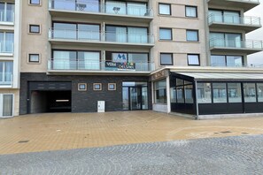 Exterior - Two-Bedroom Nieuwpoort-Bad Apartment (NIEUWPOORT)