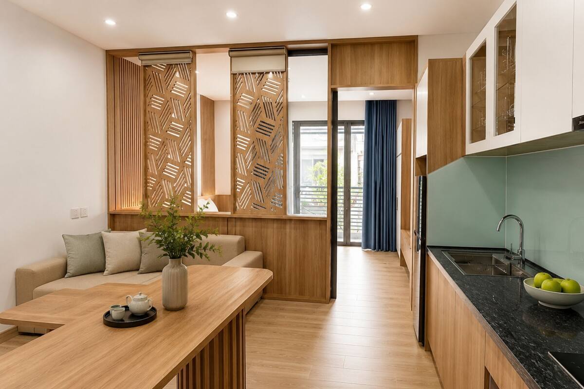 Apartamento, 1 habitación, balcón, vistas a la ciudad | Zona de estar | Televisión de pantalla plana de 43 pulgadas con canales por cable
