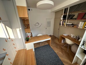 Shower, hair dryer, towels, soap - Historic French Country House with Pool & Alpine Views. 18people (Crolles)
