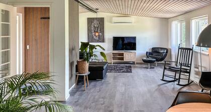 Beautiful home in Holbæk with WiFi