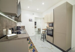 Coffee/tea maker, fridge, microwave, oven - BorgoNaro, an authentic oasis of peace located in the charming village of Dattilo. (Dattilo)