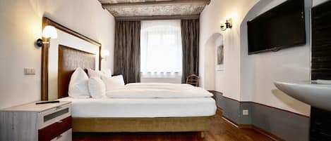 Free WiFi, bed sheets