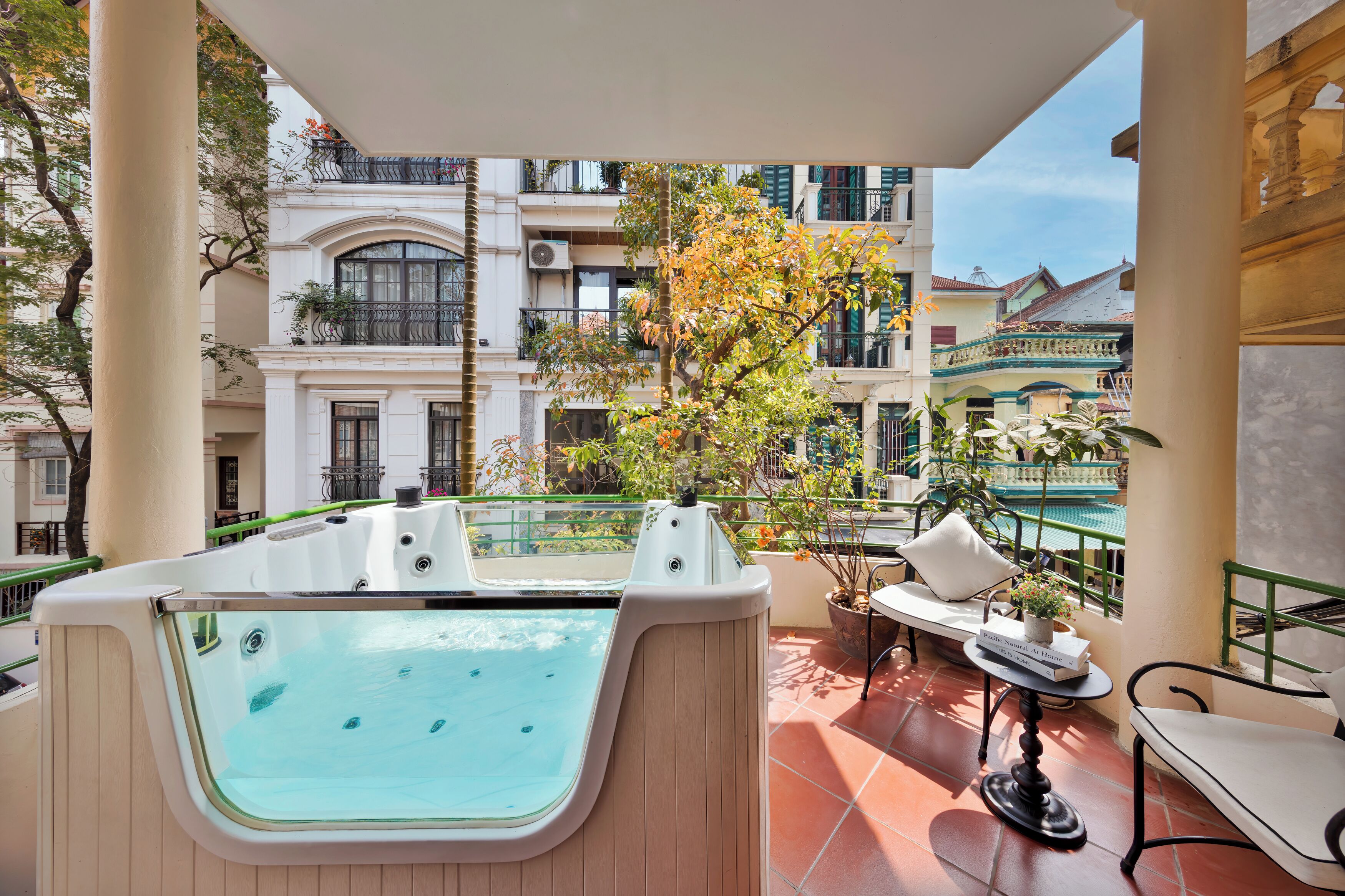 Bain à remous extérieur