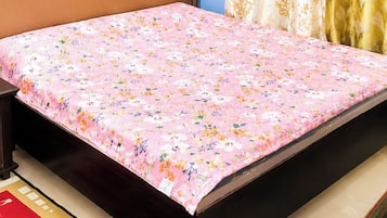 Ropa de cama hipoalergénica, escritorio y sistema de insonorización