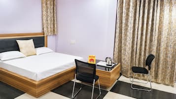 Hypo-allergenic bedding, desk, soundproofing, free WiFi