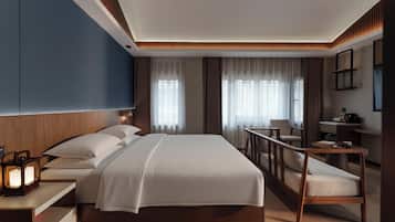 Habitación doble romántica | Ropa de cama de alta calidad, minibar y decoración personalizada