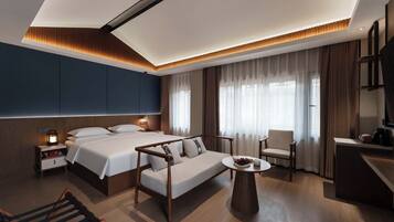 Luxury-Suite | Hochwertige Bettwaren, Minibar, individuell dekoriert