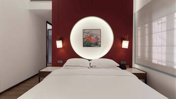 Superior Suite | Premium bedding, minibar, individually decorated, individually furnished