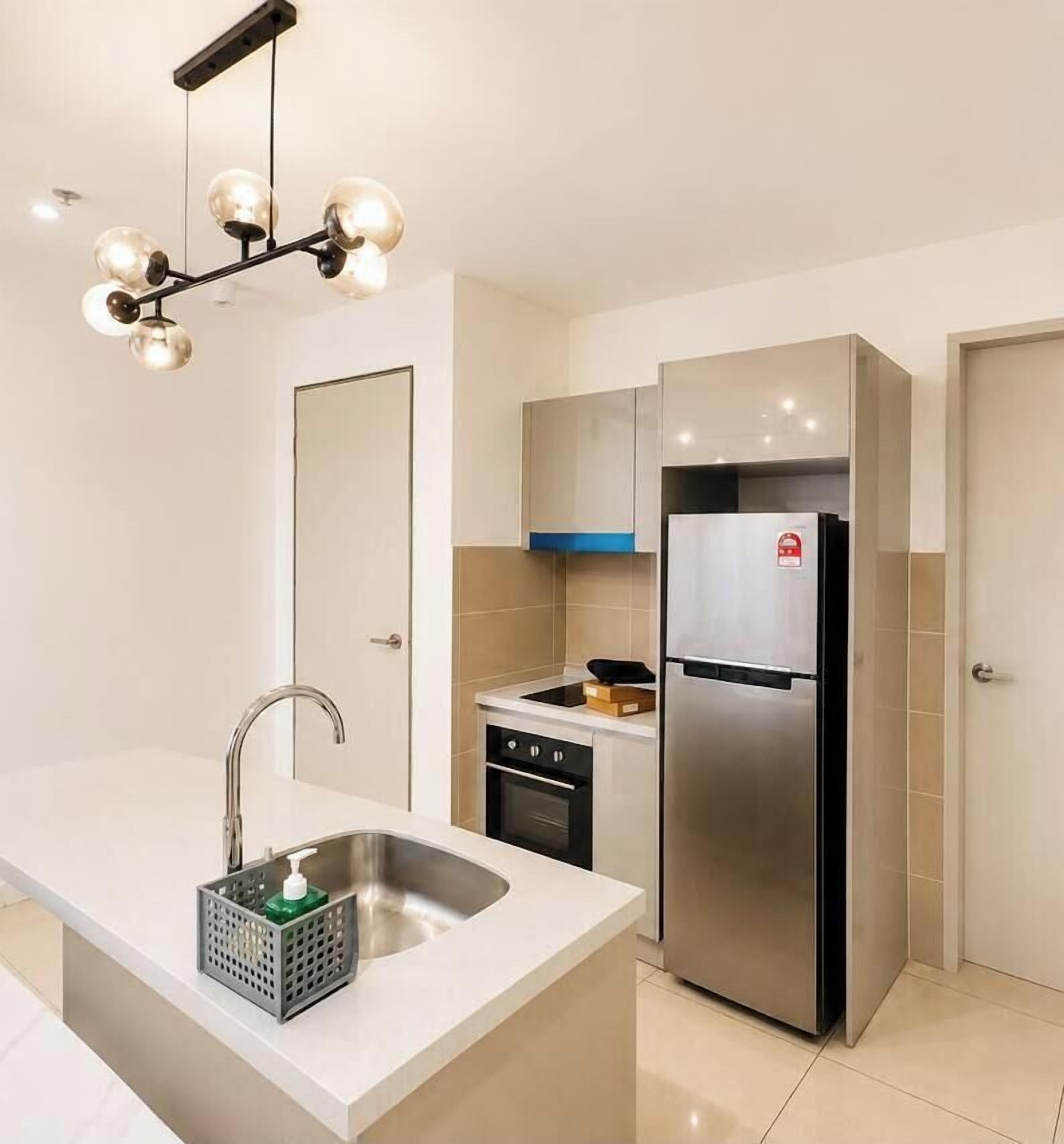 Suíte luxo, sacada, vista para a cidade | Cozinha privada