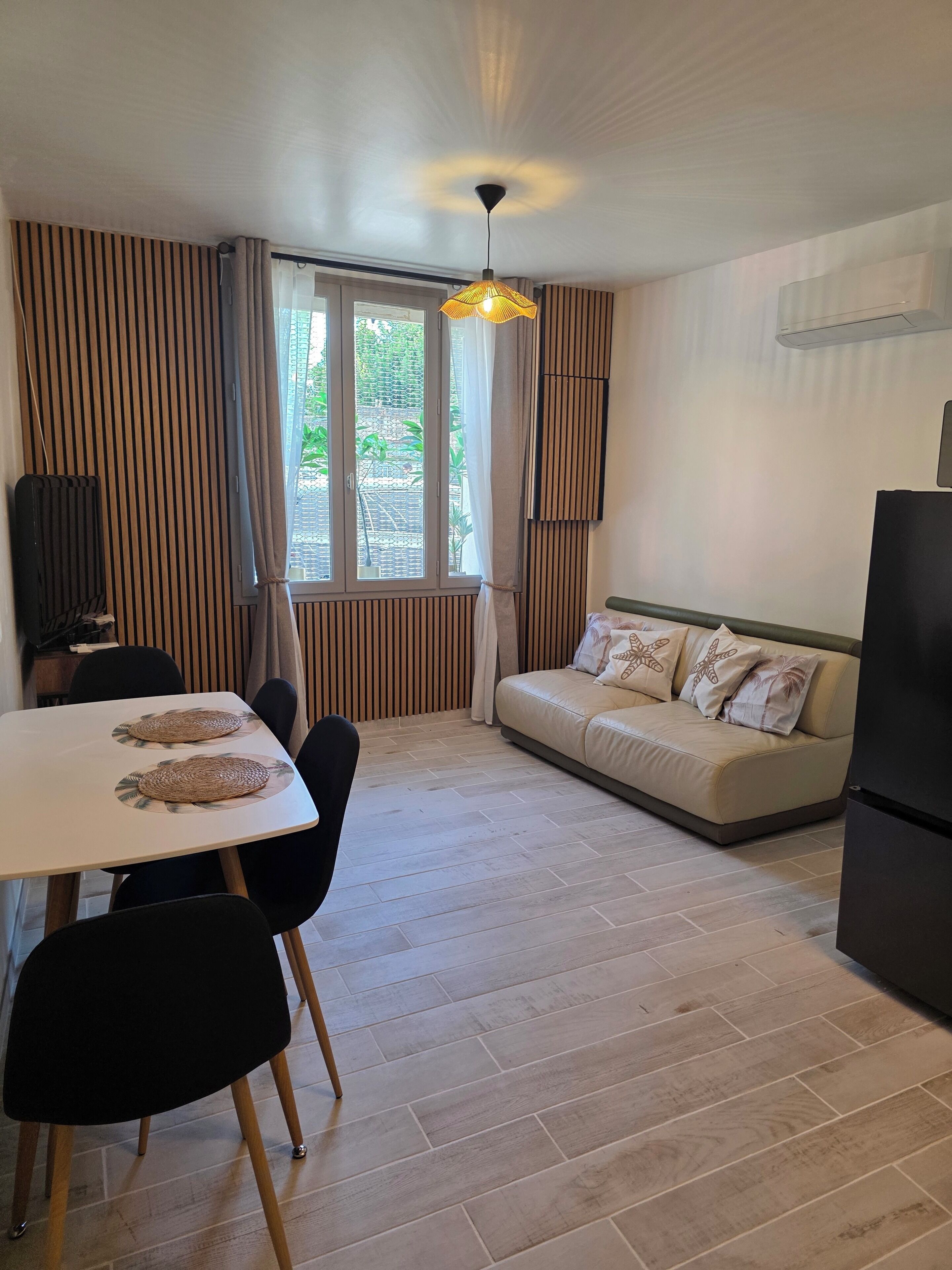 Le Cocon Provençal Balneo Spa. Apartment At The Gateway To The Luberon, A Zen Interlude - Cavaillon