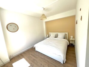 Room - Vrbo Property (Dunkerque)