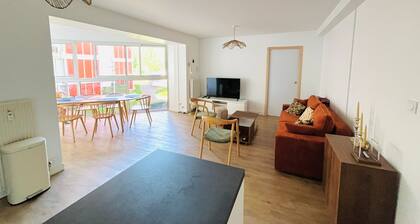 4-minute walk from the beach, comfortable apartment for families with bicycles
