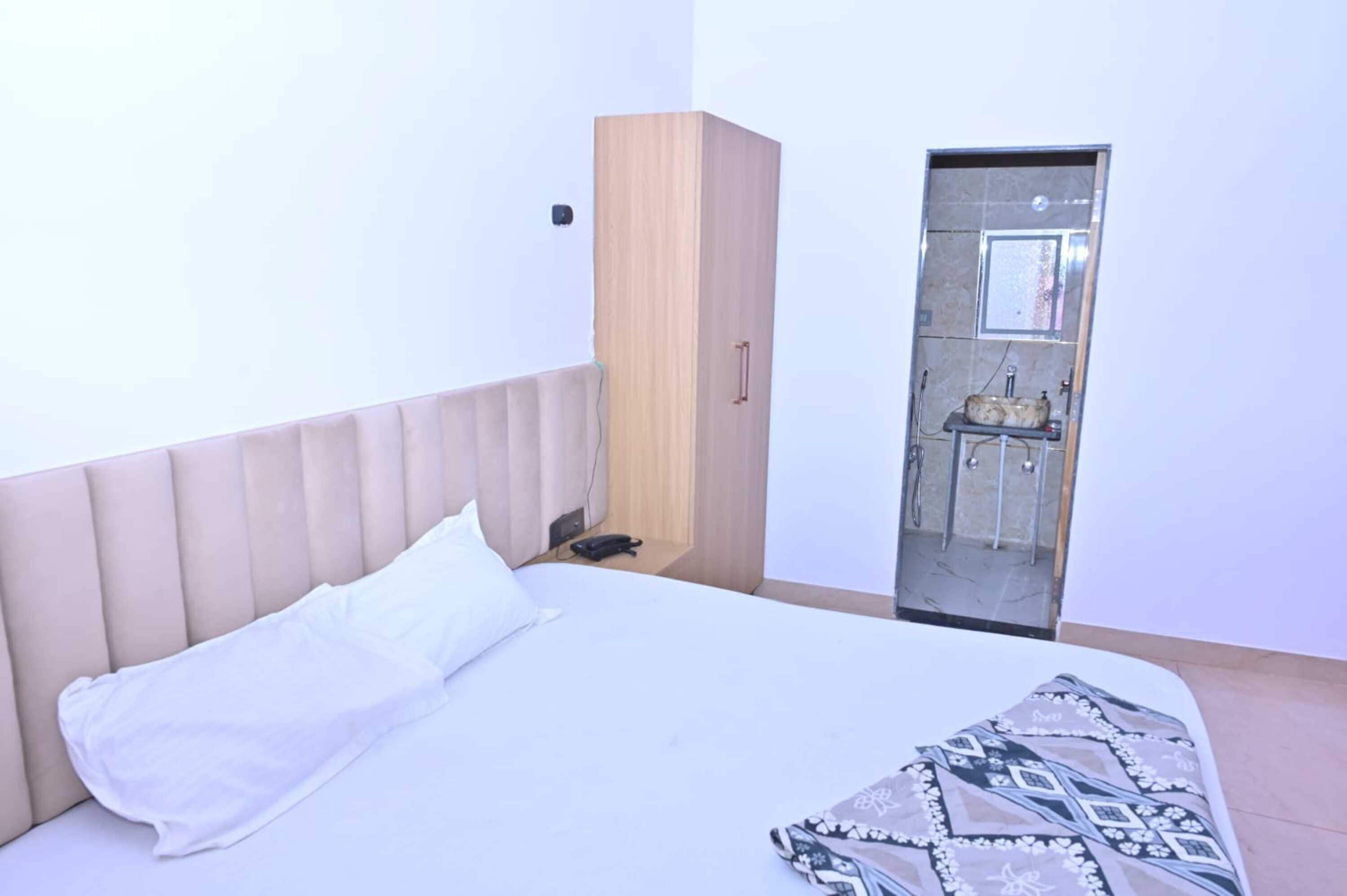 Standard Room | Rollaway beds, free WiFi, bed sheets