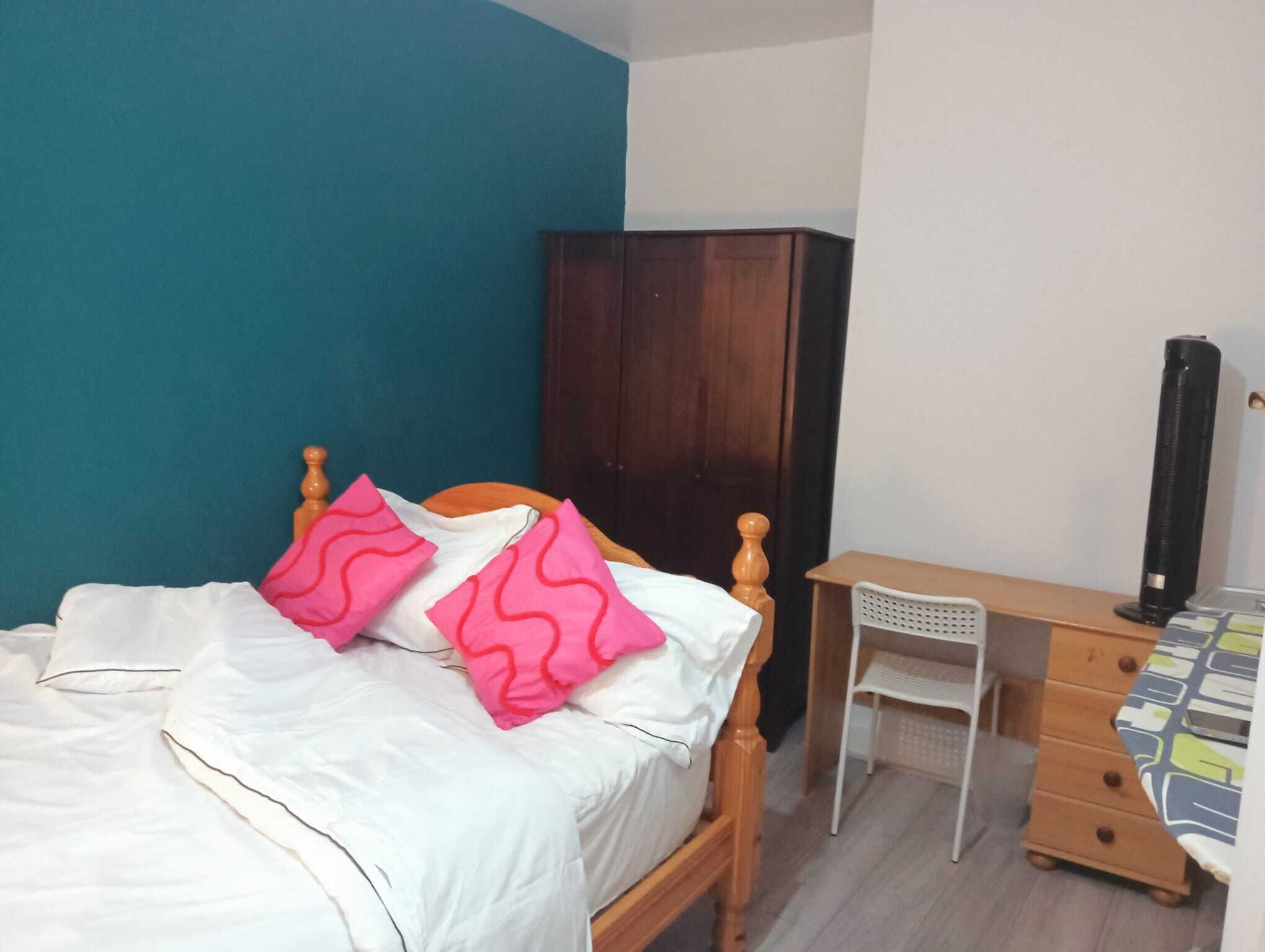 2 Schlafzimmer, Bügeleisen/Bügelbrett, WLAN, Bettwäsche