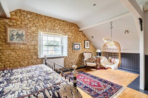 1 bedroom, iron/ironing board, WiFi (free), bed sheets