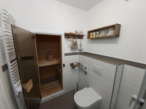 Bathroom - Vrbo Property (Wiek)