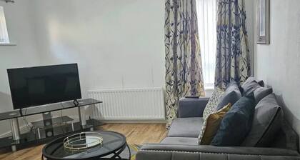 Cozy Egremont Apartment With Free Parking & Wifi