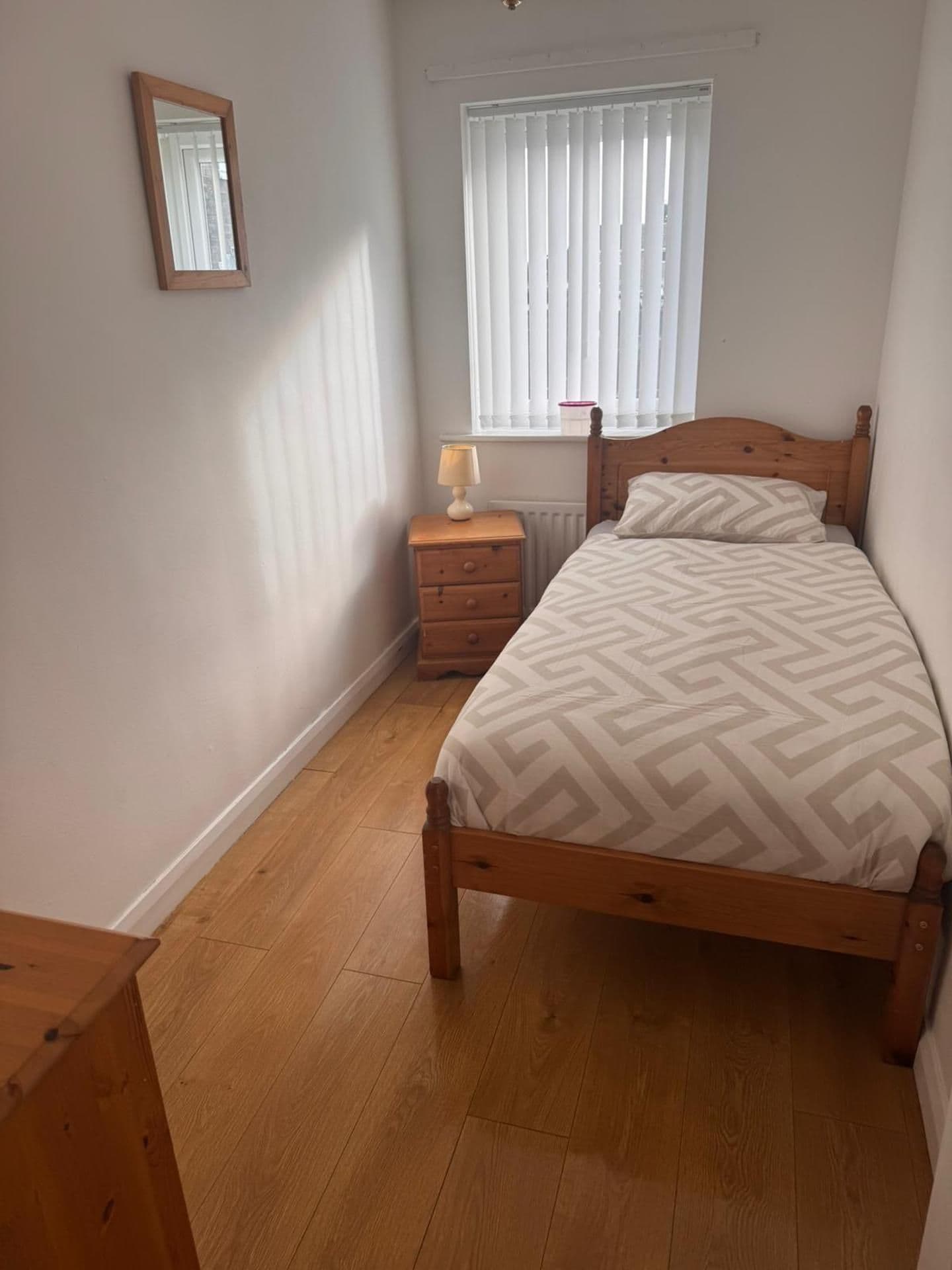 2 habitaciones, tabla de planchar con plancha y wifi gratis 