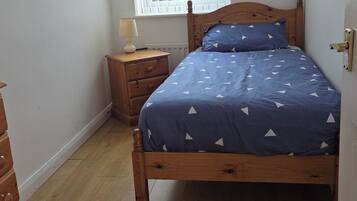 2 bedrooms, iron/ironing board, free WiFi, bed sheets
