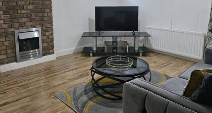 Cozy Egremont Apartment With Free Parking & Wifi