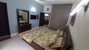 1 chambre, fer et planche à repasser, Wi-Fi, draps fournis