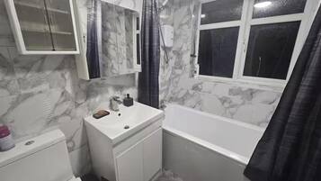 Douche, baignoire relaxante profonde