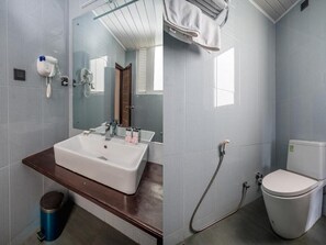 Deluxe-Doppelzimmer, Balkon, Bergblick | Badezimmer