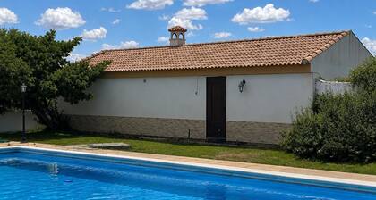 Posada Aurora | Holiday home with swimming pool, donkeys & horses near Córdoba