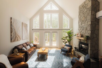 Birch Grove Chalet, Hot Tub, Golf, Private Forest