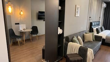 Comfort Apartment, River View | Living area