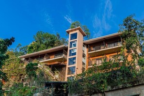 Phòng đôi Deluxe, ban công, quang cảnh núi | Ngoại thất