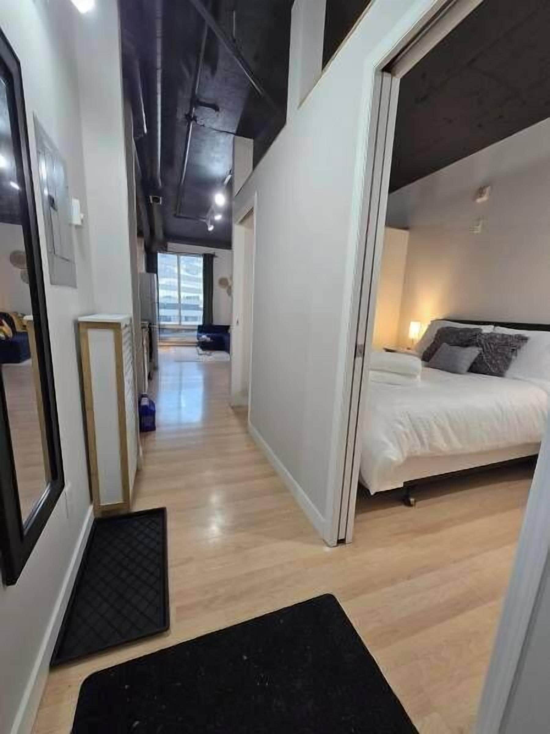 1 bedroom, desk, free WiFi, bed sheets