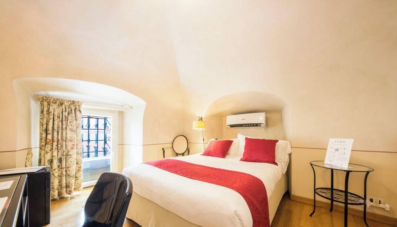 1 chambre, coffres-forts dans les chambres, fer et planche à repasser
