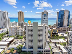 Exterior - Waikiki Monthly 1BR w/ Parking, Pool & Lanai (Honolulu)