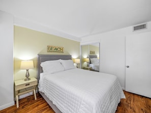 1 bedroom, iron/ironing board, free WiFi, bed sheets - Waikiki Monthly 1BR w/ Parking, Pool & Lanai (Honolulu)